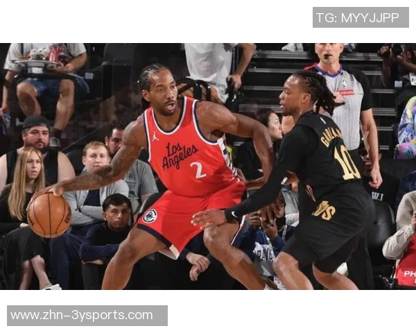 攻防兼备！伦纳德本赛季场均得分28分排名联盟第八并且场均2次抢断位列联盟第二